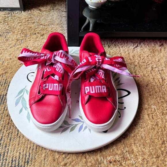 PUMA WOMEN'S BASKET HEART DE
SNEAKERS BOW LACES. - Picture 17 of 17